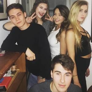 Meet your Posher, Maxwell